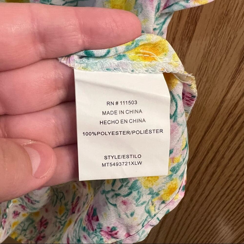 NEW Lily White Ruffle Cap Sleeve Floral V-Neck Top Women's Size Small Spring - Picture 8 of 8